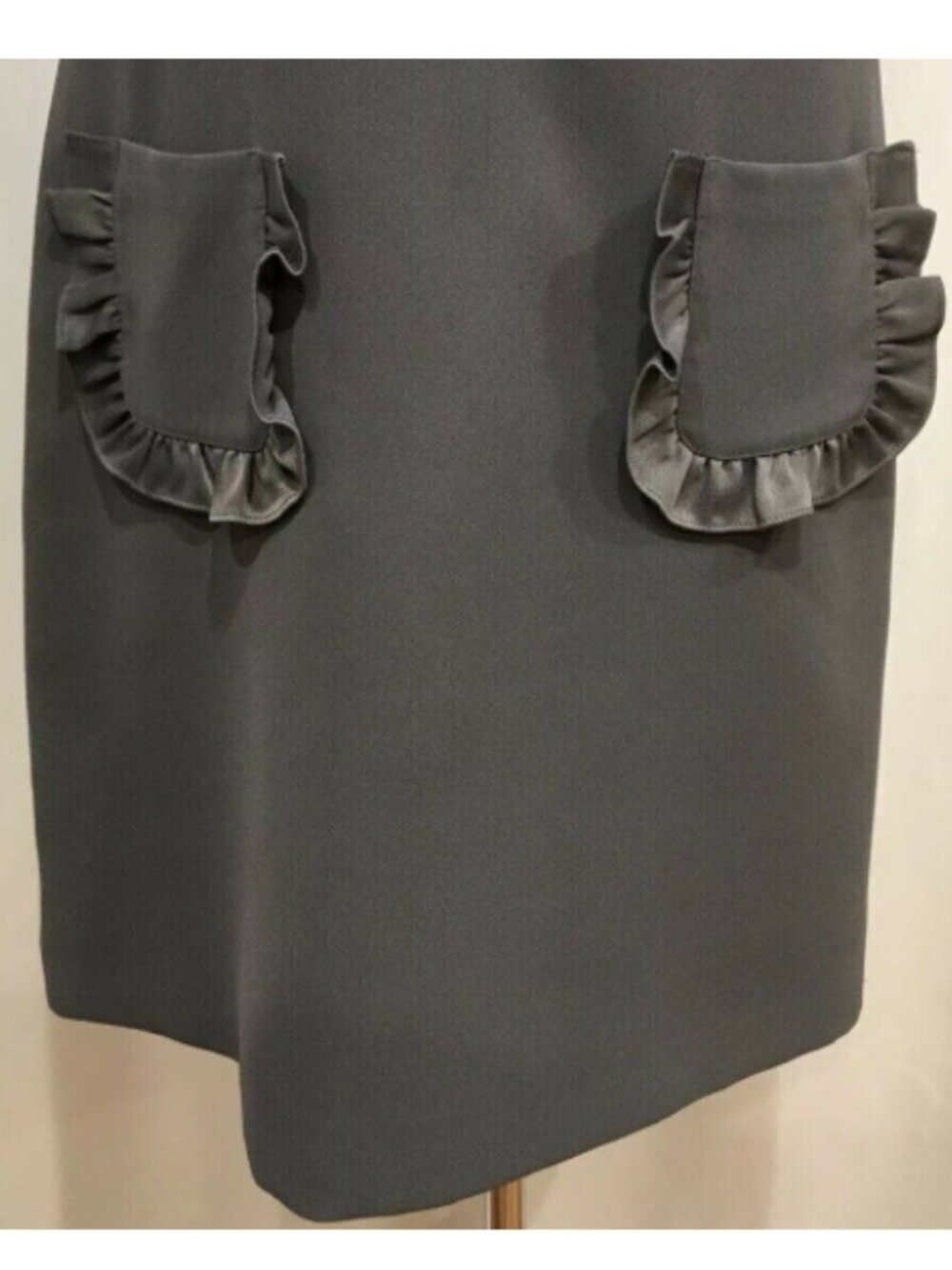 Ted Baker Mickala Ruffle Dress, size 8 - Picture 4 of 4